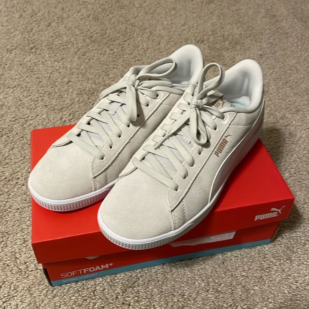 Women’s Puma sneakers